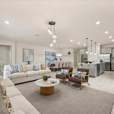 8 Bedrooms - 6 Bathrooms - Windsor Cay 15989Cc